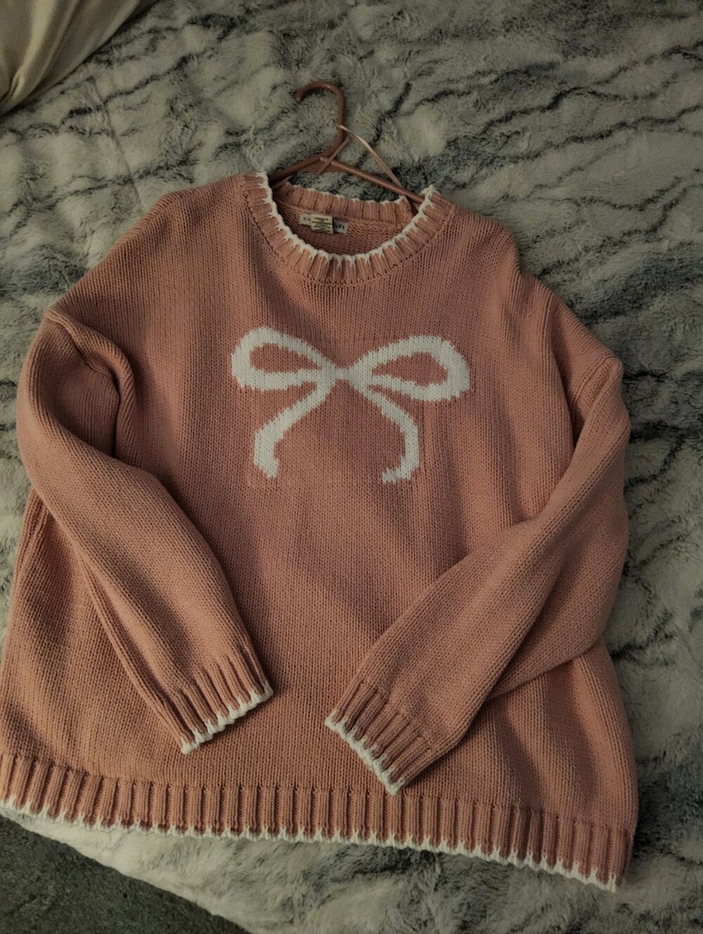 Soft Pink Bow Intarsia Sweater - Women